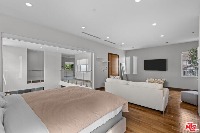 Building Photo - 16424 Marbro Dr