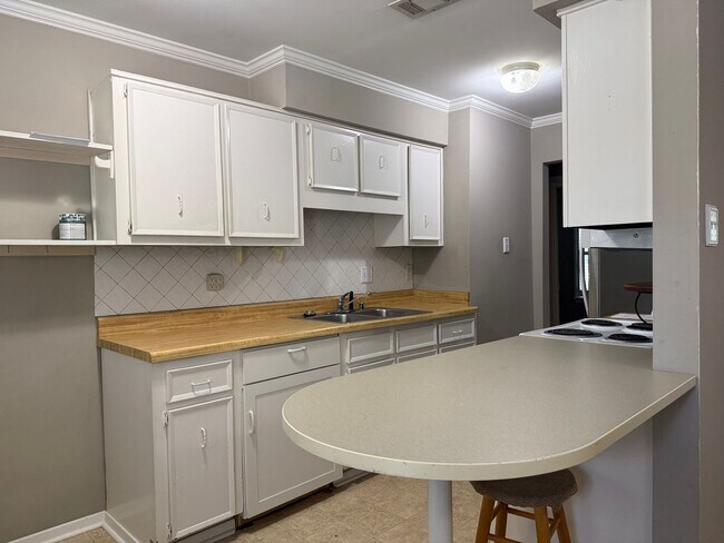 Building Photo - 3 Creekridge Cir