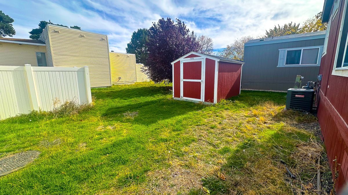 Building Photo - 1096 N Sable Ln