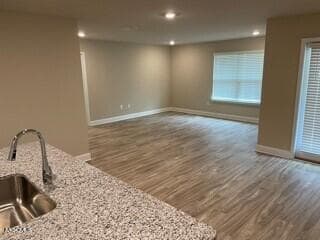 Building Photo - 10073 Willow Leaf Dr