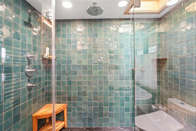 Building Photo - 14 Tall Tree Ct