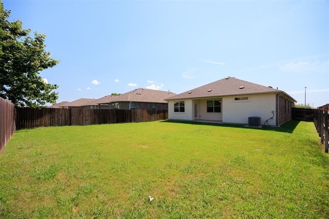 Building Photo - 18500 Calasetta Dr