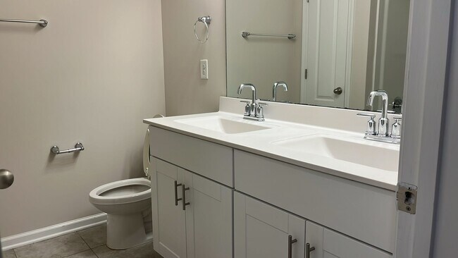 Building Photo - 128 Boone Lake Way