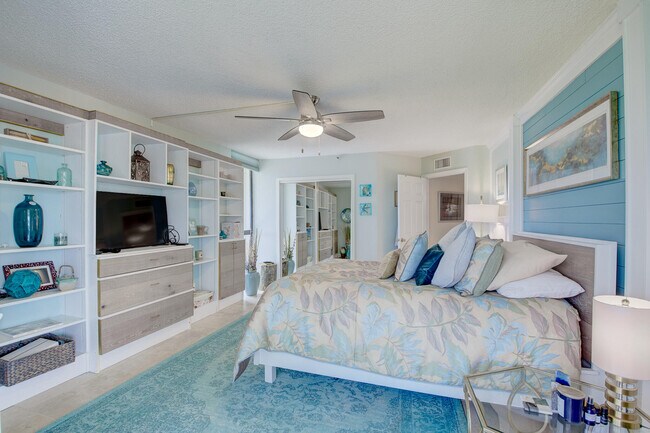 Building Photo - 2400 S Ocean Dr