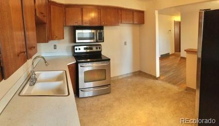 Building Photo - 485 Elmira St