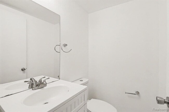 Building Photo - 8232 Karam Blvd