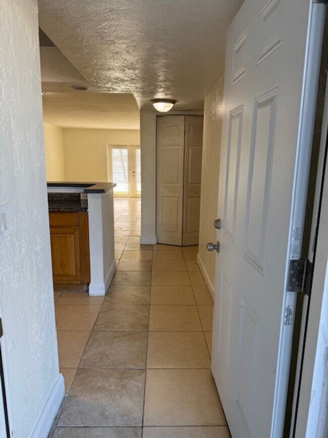 Building Photo - Gorgeous Sunset views. 2 bedroom 2 bath condo