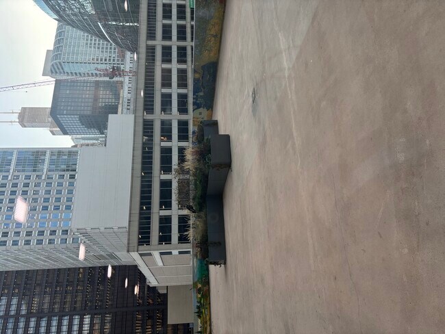 Building Photo - 200 N Dearborn St