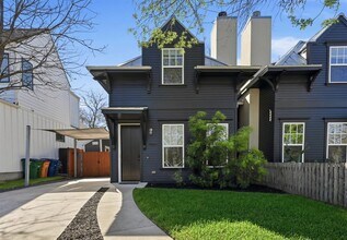 Building Photo - 3203 Locke Ln