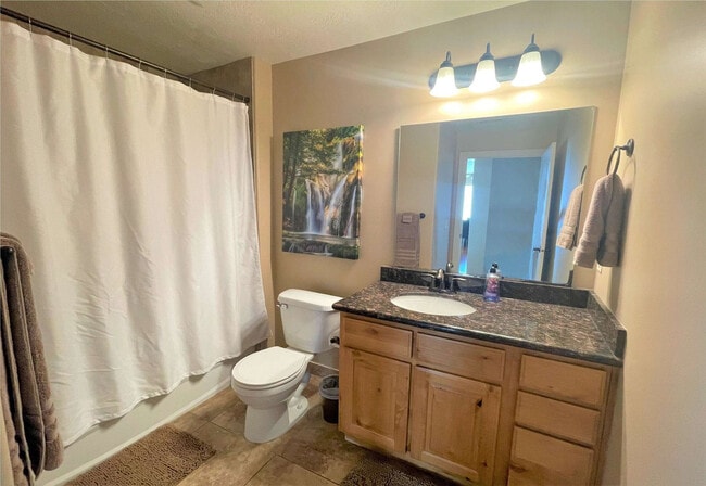 Building Photo - 606 W S Temple St