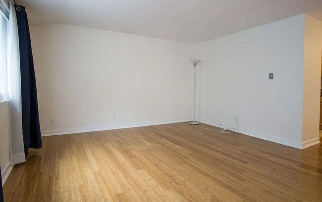 Living Room - 8130 Redlands St