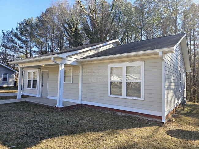 Building Photo - 3046 Embry Way SE