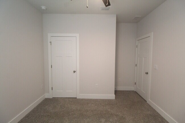 Building Photo - Modern 4BR Home in Reserve at Brookhaven with Quartz Kitchen, Smart Home Features & Open Floor Plan