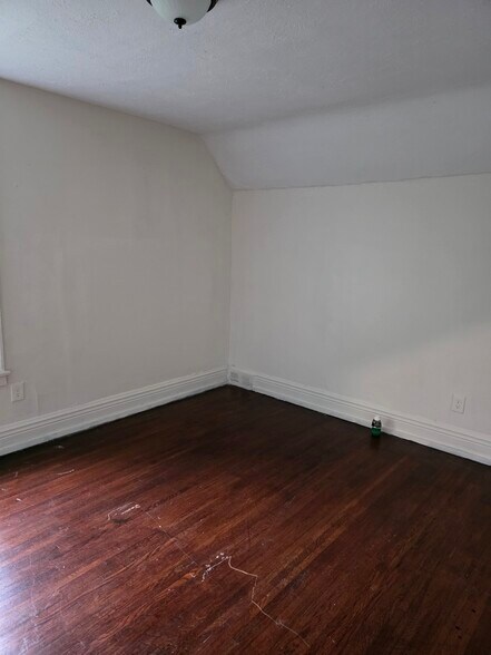 Building Photo - 983 Portland Ave