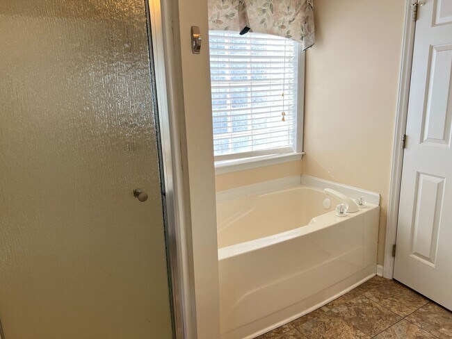Building Photo - 3 Bedroom | 2.5 Bath Home in Holly Springs...