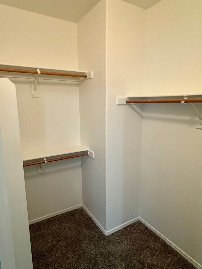 Building Photo - 4 Bedroom | 2 Bath - San Tan Ranch Single Level Home