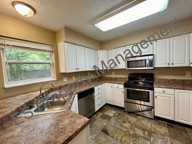 Building Photo - Wonderful 3 Bedroom 2.5 Bathroom Two Story...