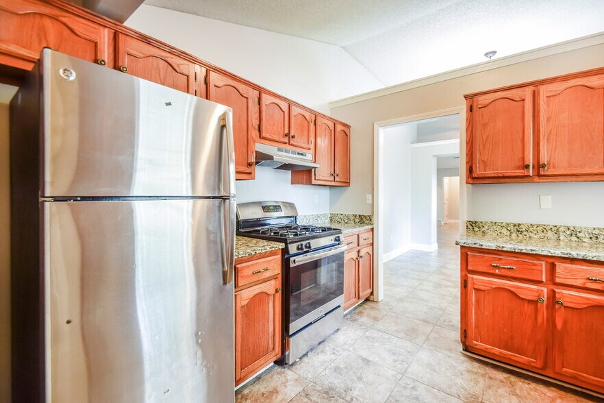 Building Photo - 7711 Iris Cove