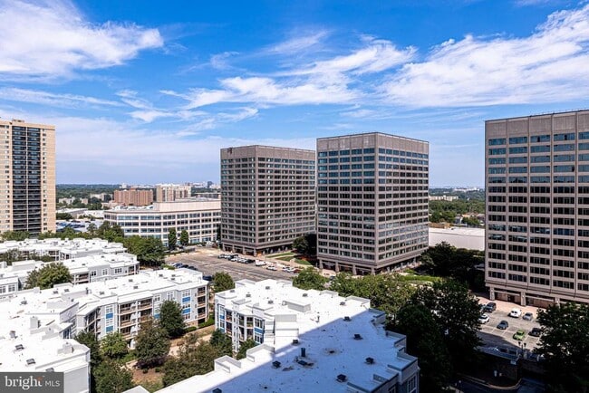 Building Photo - 5505 Seminary Rd