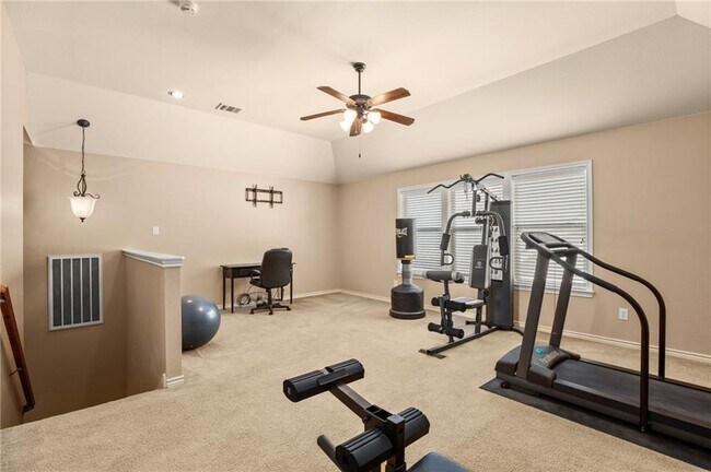 Building Photo - 2800 Mission Tejas Dr