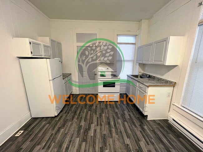 Primary Photo - Salem St