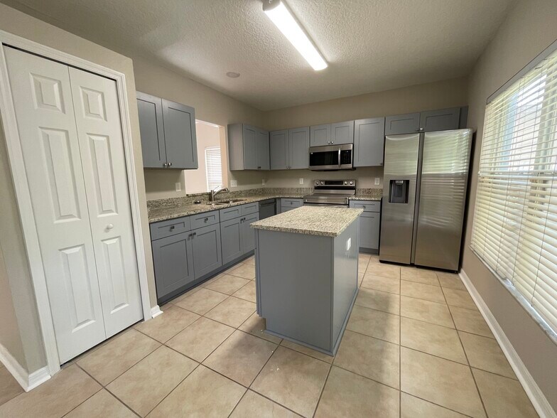 Building Photo - 4228 Boca Woods Dr