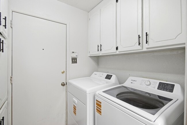 Building Photo - 2842 Rex Allen Dr
