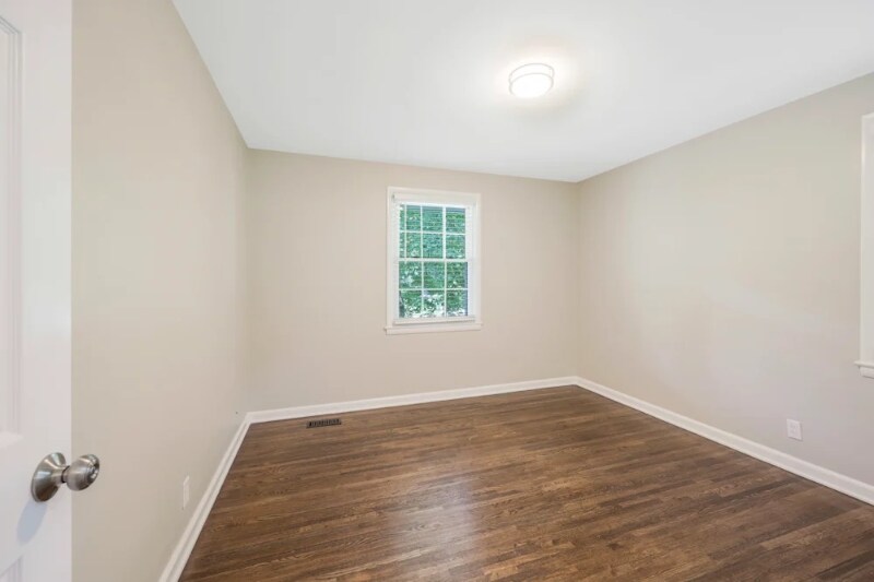 Building Photo - 609 Durrett Dr