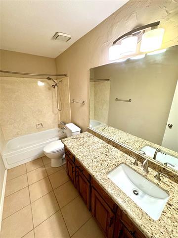 Building Photo - 1205 University Dr