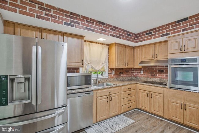 Building Photo - 9123 Old Burton Cir