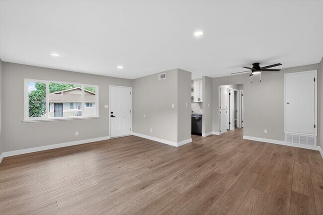 Building Photo - 6281 Cavan Dr