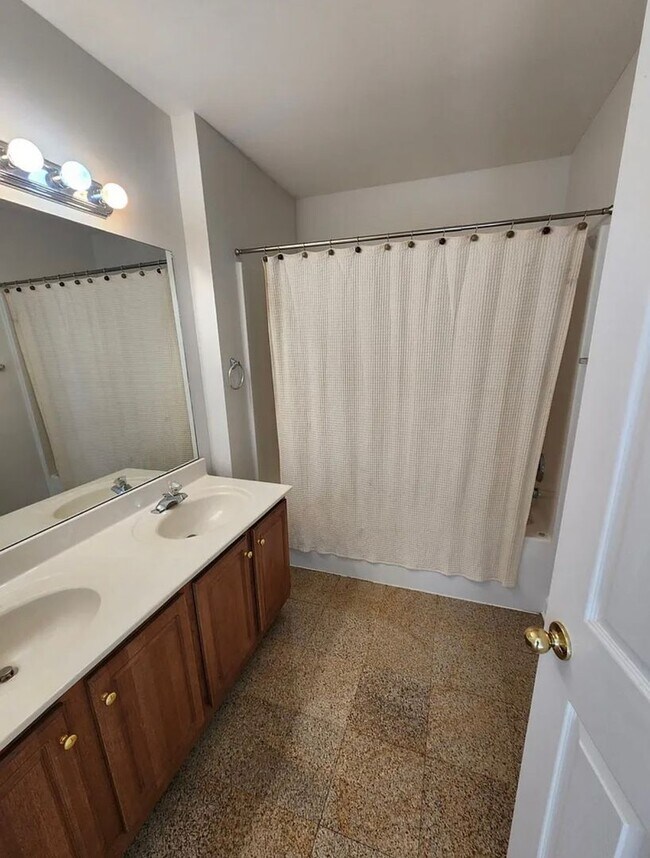 Building Photo - 4200 Blue Teal Pl