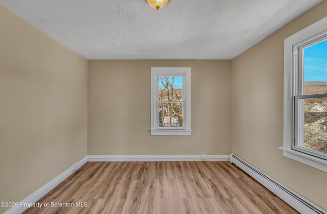 Building Photo - 107 2nd St