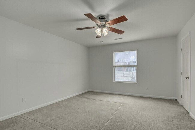 Building Photo - 10150 Meadow Glen Dr