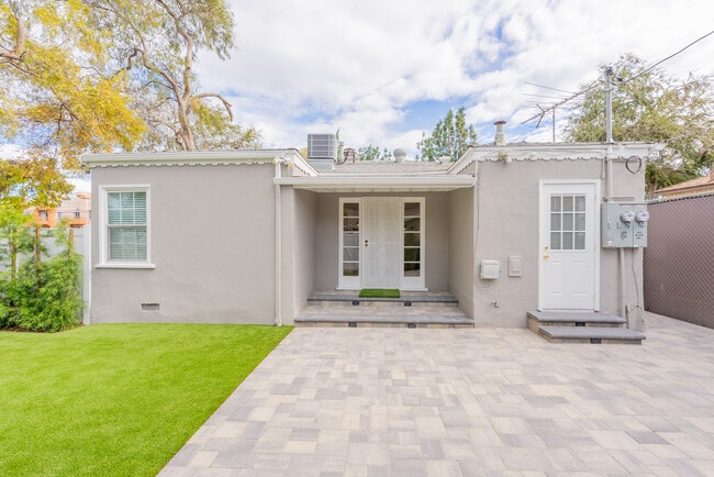 Private Backyard - 5025 Kester Ave