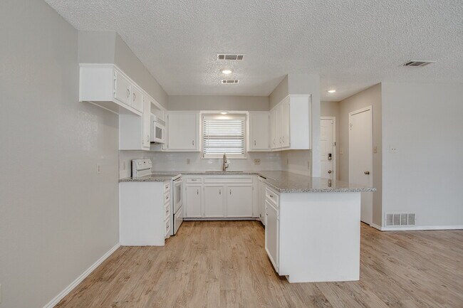 Building Photo - Very Nice 3 Bedroom in Wolfforth!