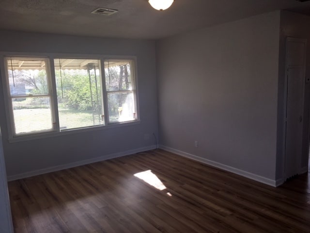 Living room - 1439 N Olympia Ave