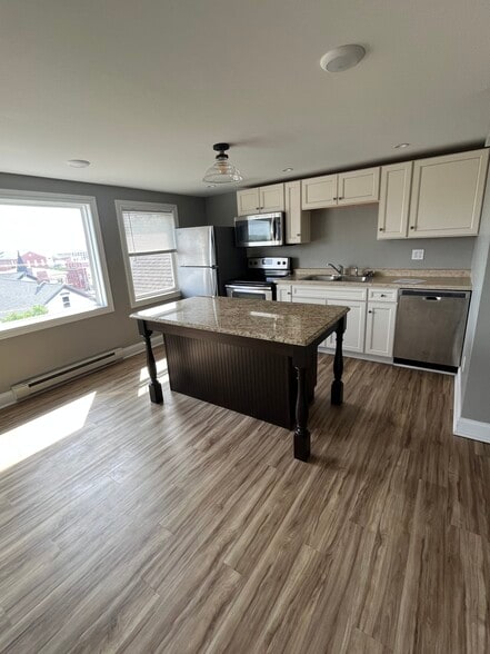 Kitchen - 1358 Locust St