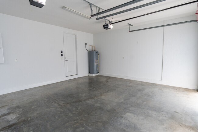 Building Photo - 2030 SW 145th Ave