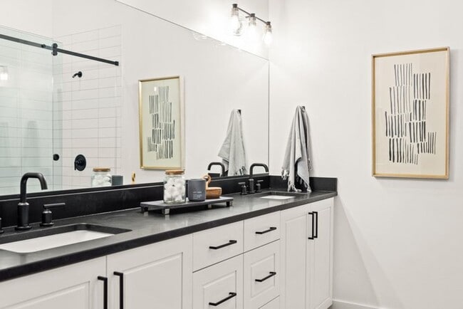 Building Photo - 3 Bedroom Single-Level Home with Resort-Style Amenities