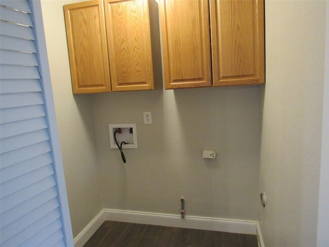 Building Photo - 22710 Leedstown Ln