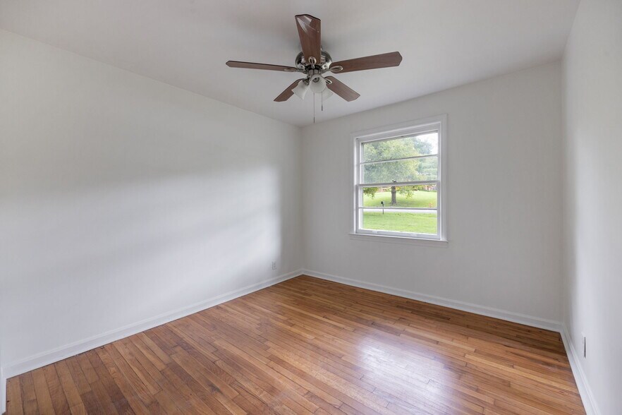Building Photo - 1314 Coreland Dr