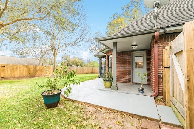 Building Photo - 112 Portulaca St