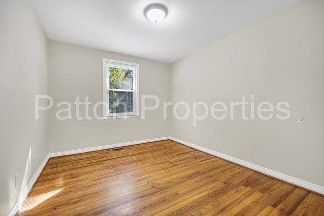 Building Photo - Rosewood Home