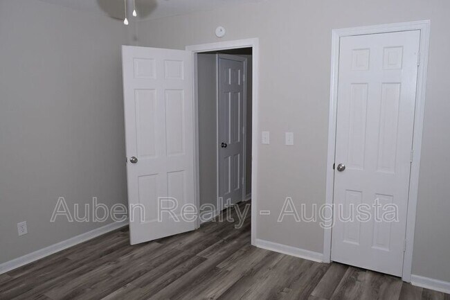 Building Photo - 1602 Johns Rd