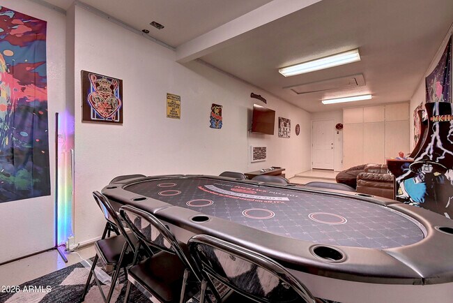 Building Photo - 1027 W 19th St