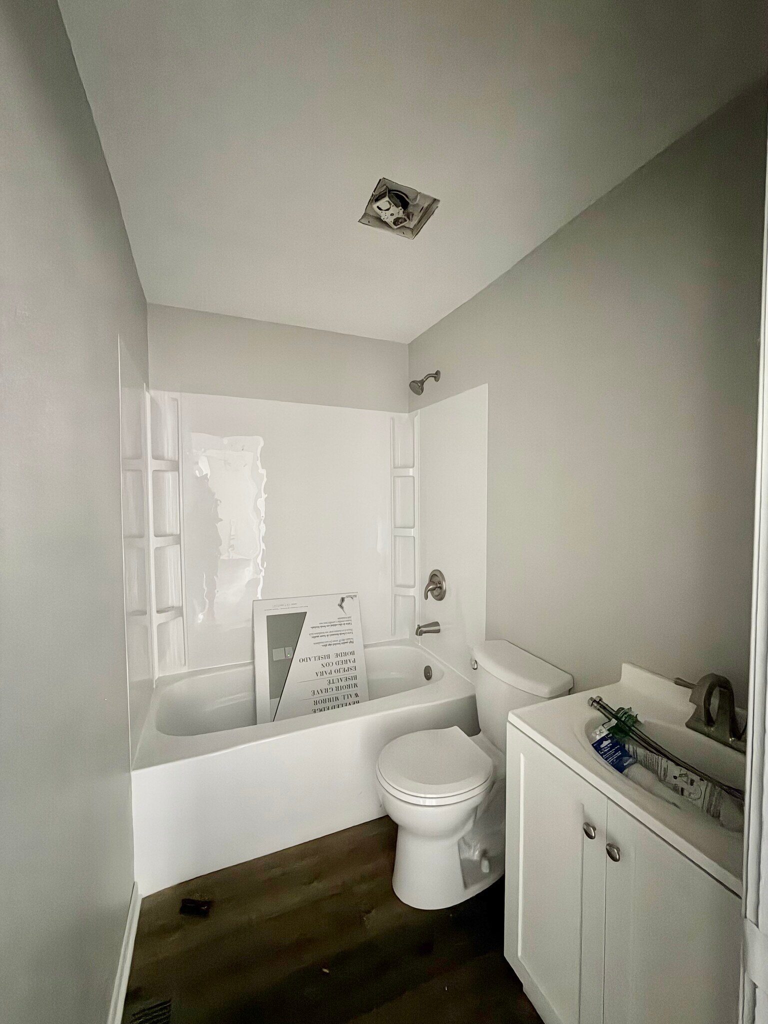 Bathroom 2 - 1122 Kingsley Dr