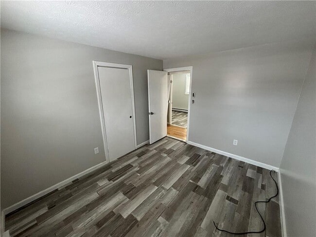 Building Photo - 24 Greenwood Dr