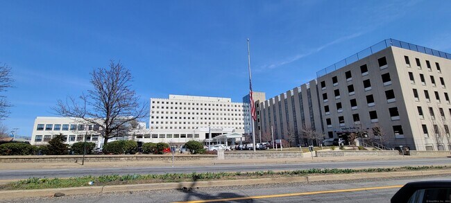 Building Photo - 405 Glendale Ave