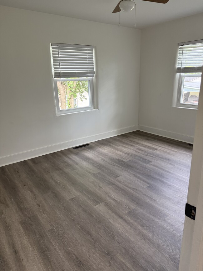 Building Photo - 932 Papaya St